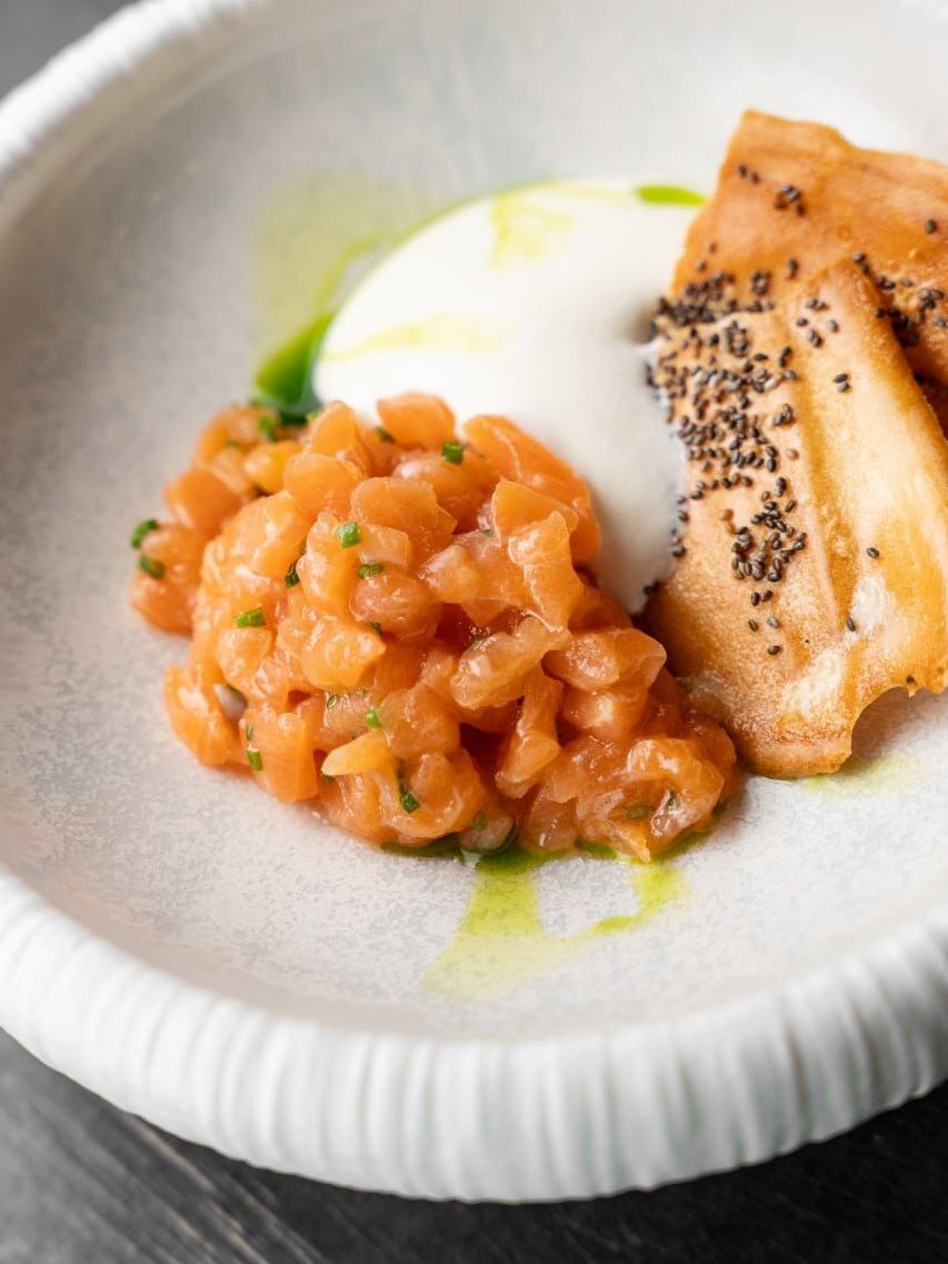 🐟Еда в стиле фьюжн всегда рождается на стыке культур и кулинарных традиций.