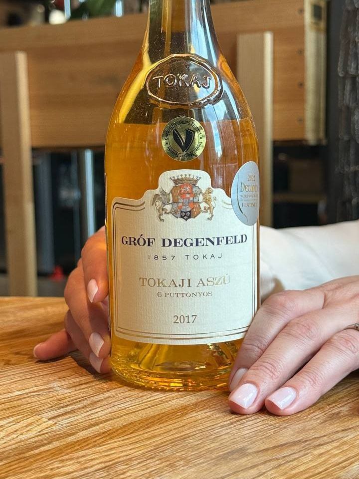 Когда уже не нужно идти в школу, 1 сентября можно отметить вкусной едой и знанием нового вина.