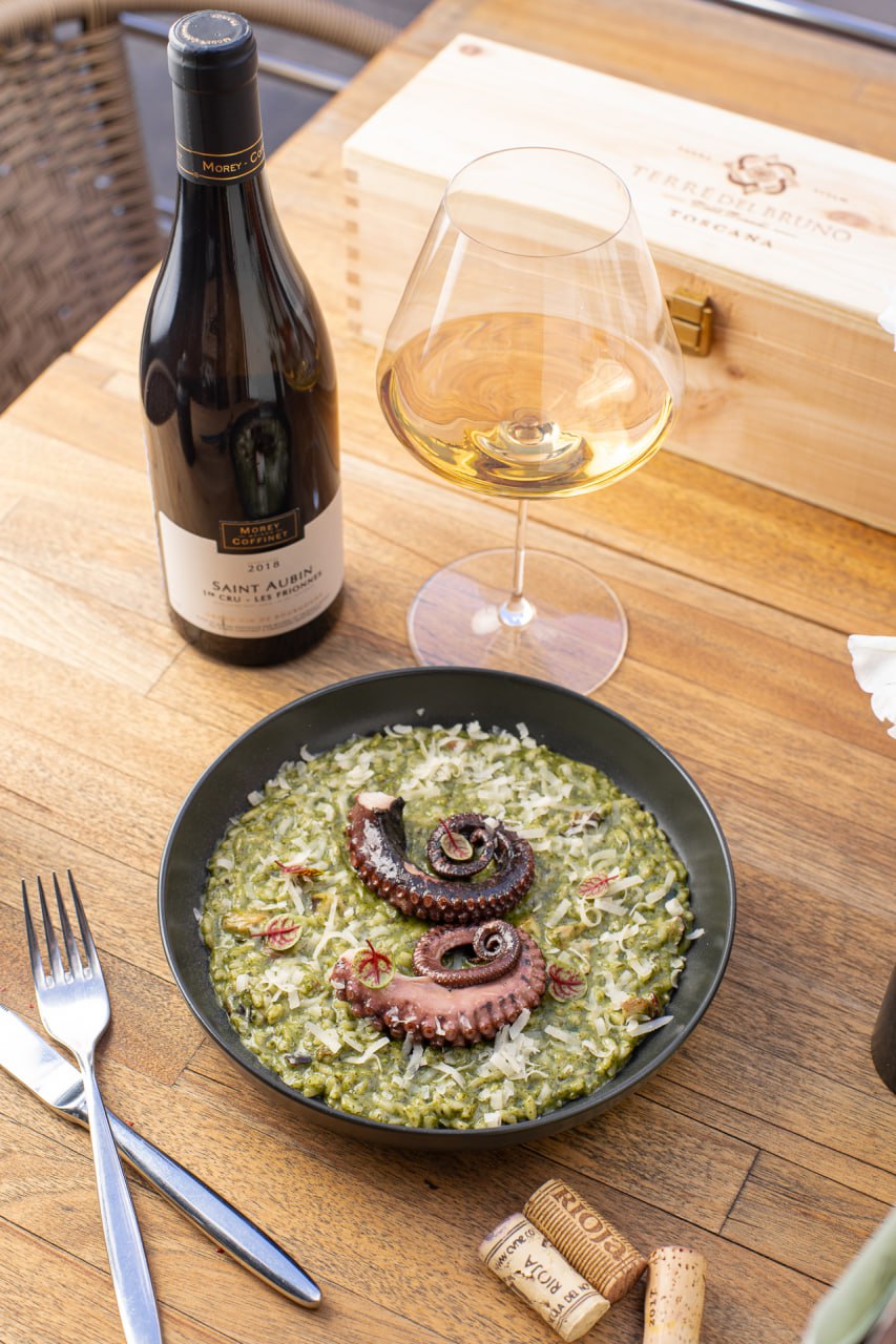 Любят ли осьминоги вино?