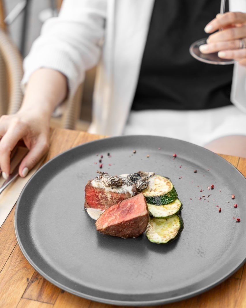 🥩«Стейк для девочек»? Ох, если бы всё в этой жизни было таким же нежным, как наш филе-миньон...